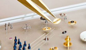 苏州伯爵指定维修门店打开表壳